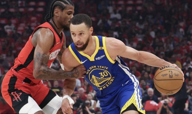 范乔丹26分库里低迷13+7 火箭击退勇士总比分2-3