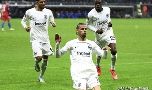 引援眼光毒辣！又一位身价破亿前锋，这家德甲豪强成为“新黑店”