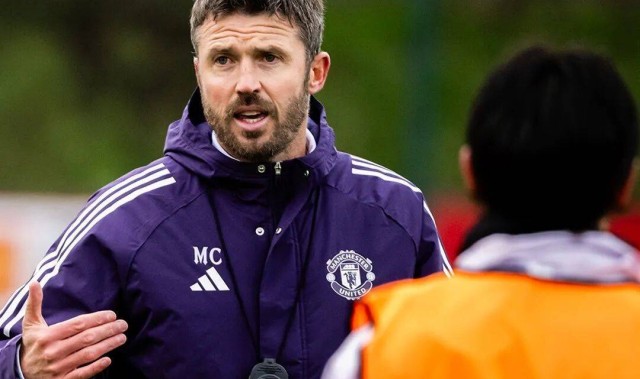 卡里克曼联首训两主力回归战曼城，巨头场边监督！赢11场才能确保进欧冠