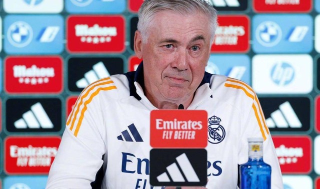 皇马客场对阵巴萨赛前，安切洛蒂回应换帅传闻，他这样评价阿隆索