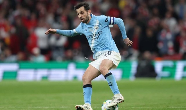 又告别一个！B席今夏自由身离开曼城 未来去向仍待定