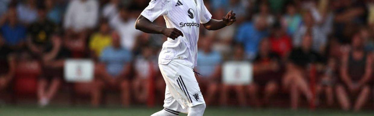 曼联小妖头部受重创被抬下，比赛直接取消！阿莫林征召一人参与备战阿森纳