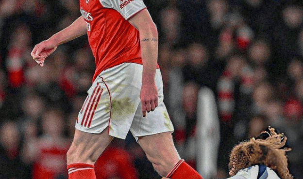 欧冠阿森纳破拜仁不败金身，5战全胜登顶欧冠，联赛激战切尔西