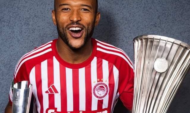 32岁“中超水货”逆袭欧冠，连续攻破巴萨与皇马球门！