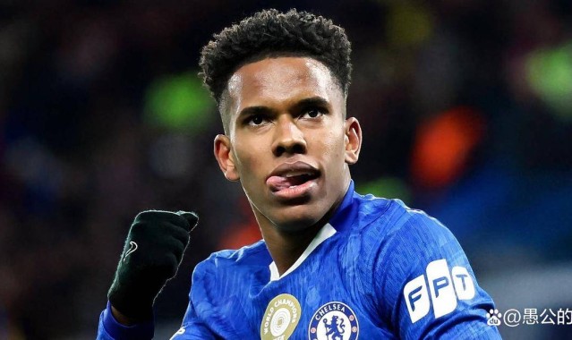 不只埃斯特旺闪耀：那位六千万英镑的后卫，正在奠定传奇地位