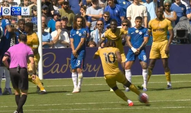 英超官方解释水晶宫进球被吹：射门时格伊距防守方人墙不足一米