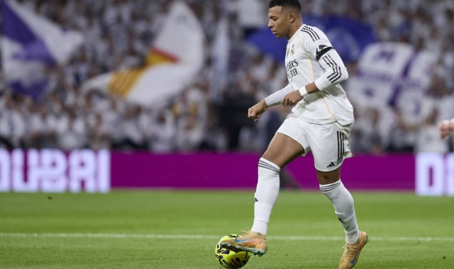 2亿欧豪赌！曼联挖皇马核心，贝林厄姆真会弃欧冠冲红魔？