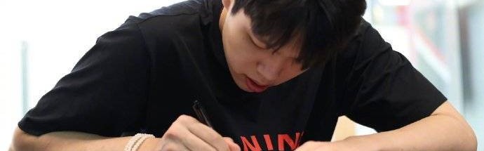 开拓者官宣签约杨瀚森 新秀合同4年2139万美元