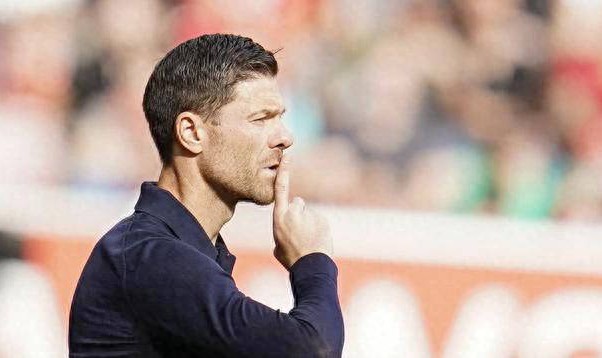 皇马再遭冷门威胁？曼城二队赫罗纳成克星，阿隆索寄望姆巴佩力挽狂澜