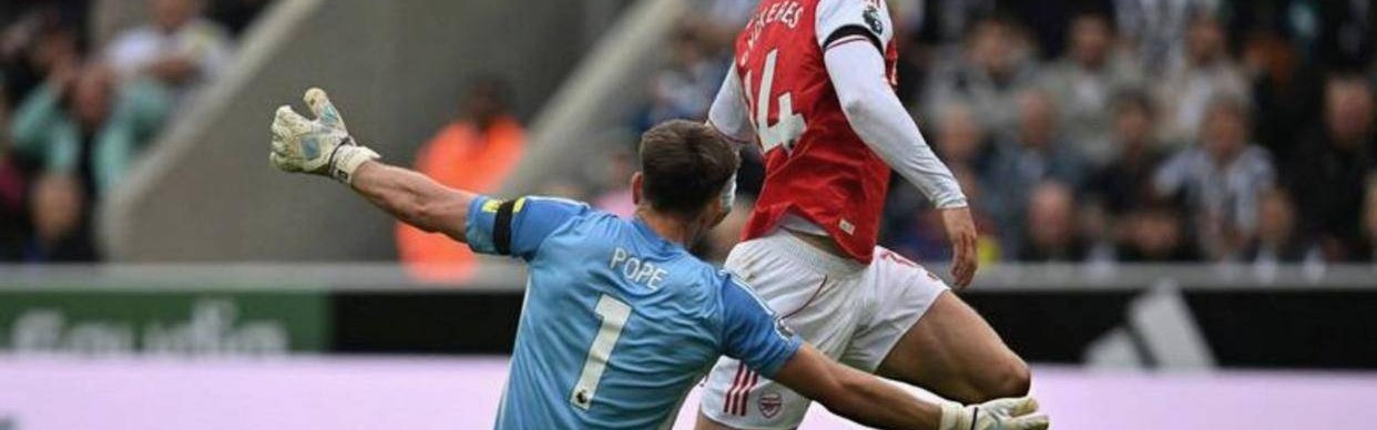 阿森纳女足今夜欧冠全球双冠到手，加时绝杀点燃酋长球场，姑娘们把历史写进传奇章节