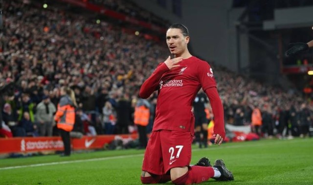 记者：利物浦等待努涅斯确认是否愿意加盟新月，转会可能今天敲定