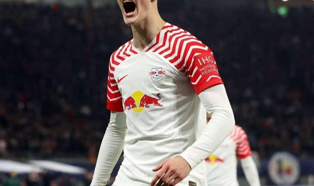 冲前六，曼联争夺195cm高中锋！估价8000万欧元！面临纽卡竞争