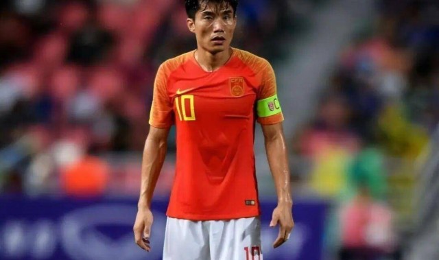 引爆英超悬念！继郑智和孙继海之后，18岁天才新星亮相英超赛场，中国足球等了15年