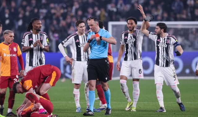 4场3红！尤文遭遇“黑色二月份” 杯赛全出局+争四不妙