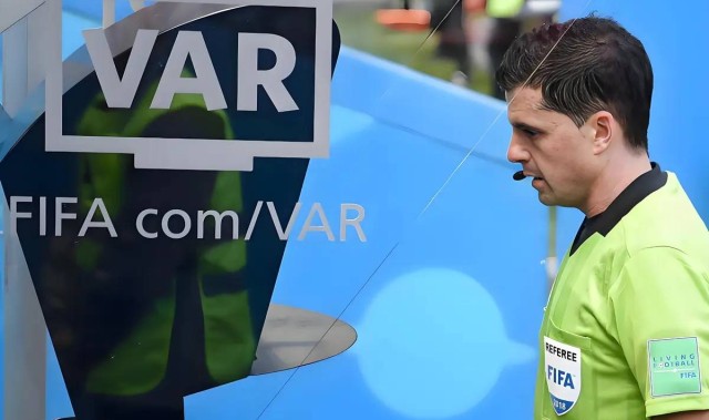 皇马1-2遭绝杀！VAR双杀+姆巴佩摆烂，15年耻辱争冠又悬了？