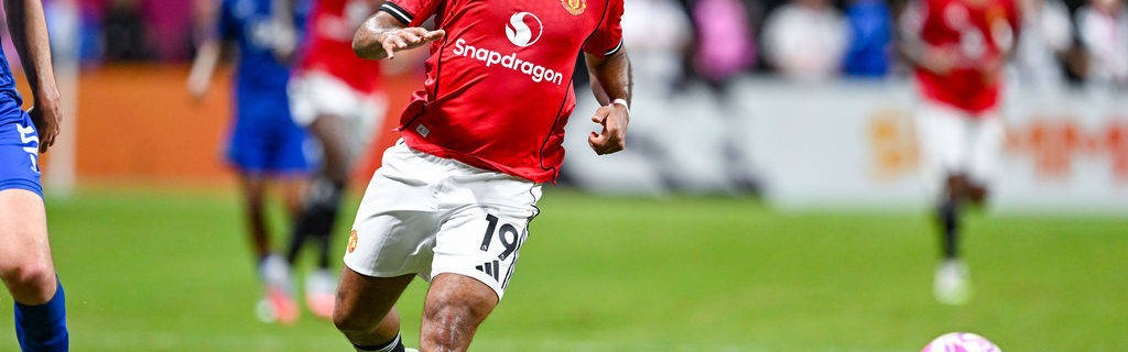 肚子有点大！曼联新援姆贝莫引热议 球迷:身材和我差不多