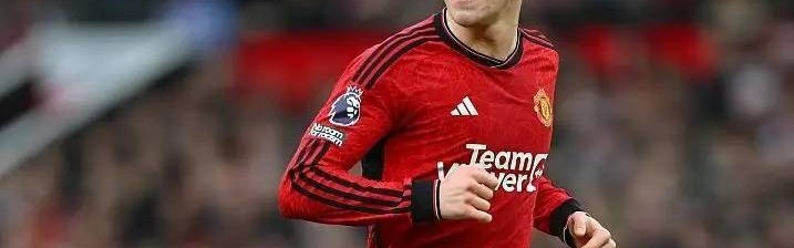 再见，曼联！3000万英镑贱卖新哈兰德！记者：曼联主攻塞斯科