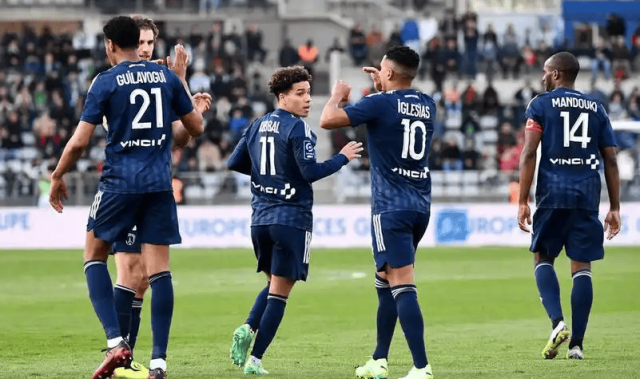 法甲焦点战：巴黎圣日耳曼VS巴黎FC，实力悬殊下的德比对决