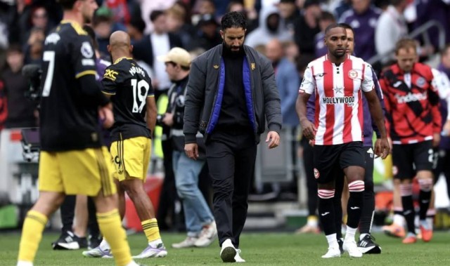 1比3惨败+1200万转会费省下？穆帅陷绝境本菲卡或换帅，曼联乐疯了？