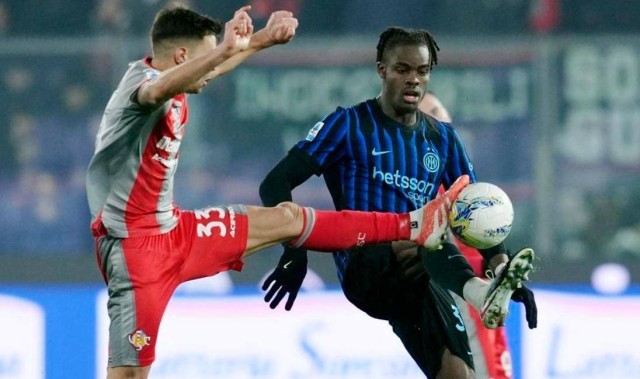 意甲巅峰绞杀！国米3分领跑暗藏致命软肋，米兰单线作战藏逆袭杀招，9轮生死战谁能笑到最后？