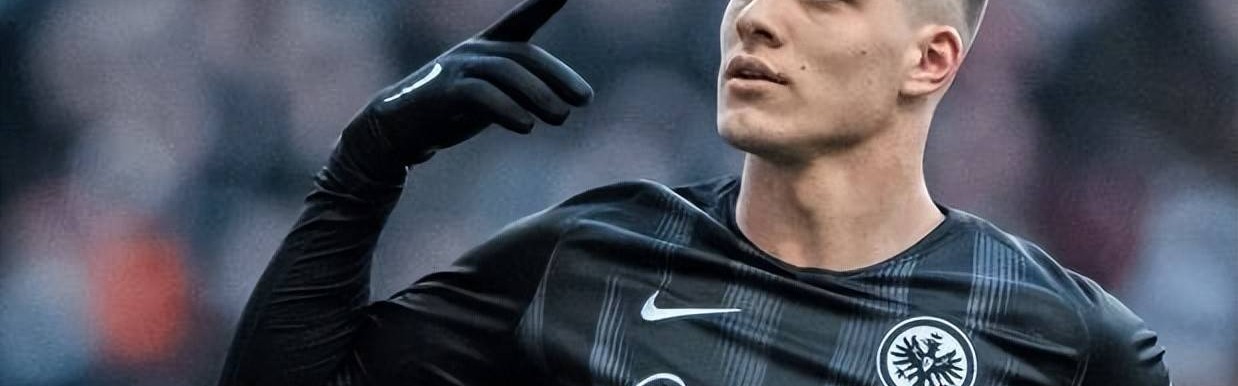 引援眼光毒辣, 身价破亿前锋加盟, 德甲豪强成“新黑店”