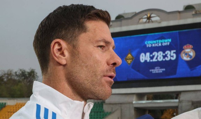 皇马多面手巴尔韦德：从边后卫到中场的挣扎与蜕变