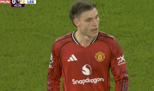 曼联隐形后腰遭基恩怒骂！曝拉爵愿亏1500万清洗，转会谈判已开启