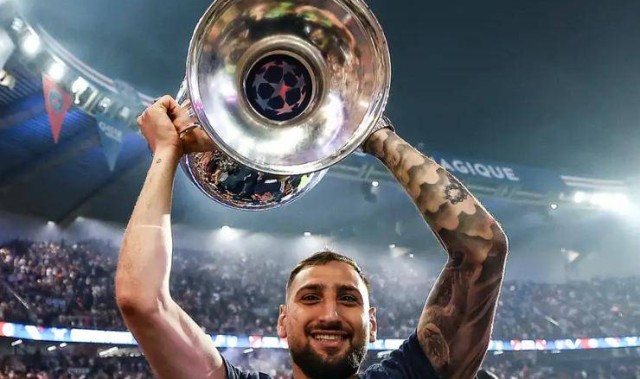 欧冠封神却遭清洗！大巴黎放弃多纳鲁马，真的是因为“不会传球”