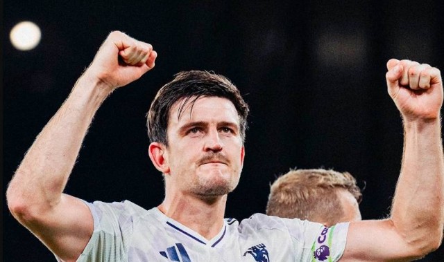 头球绝杀利物浦，放弃14万英镑周薪，马奎尔值得曼联一份新合同吗