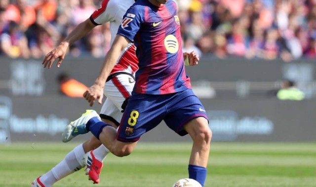 女足欧冠的巅峰对决：巴萨6-0大胜皇马，诺坎普见证历史时刻！