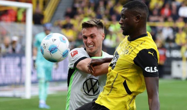 德甲焦点战：法兰克福VS沃尔夫斯堡——攻防博弈下的胜负天平与比分前瞻