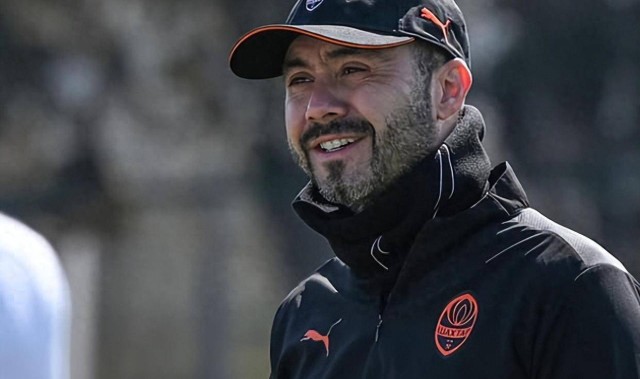 英超西甲一夜变天！热刺5年长约锁死名帅，B席离队引爆3大悬念