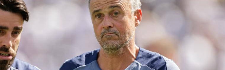 平息大巴黎分裂危机！恩里克罕见表态，锁定欧冠冠军目标，维护金球巨星尊严