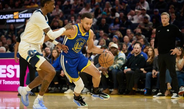 库里复出39分爱德华兹伤停 勇士惜败残阵森林狼